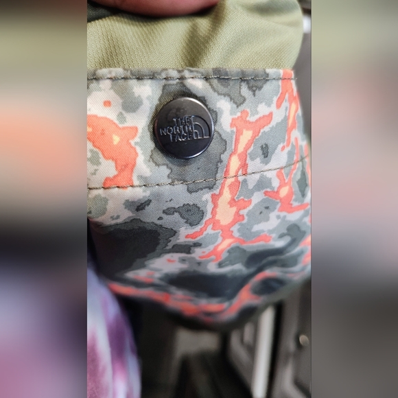 The North Face Olive and Dark Green Snow Pants. It Has 4 Small Holes. See Pictur - Picture 5 of 16